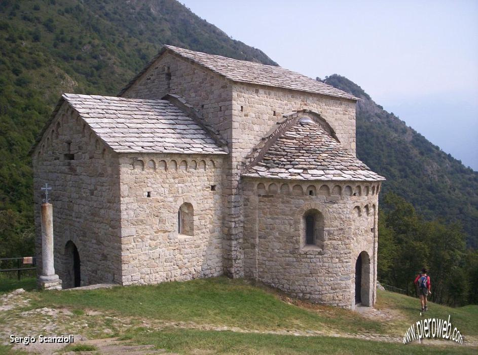 36 Un'ultima occhiata all'Oratorio di San Benedetto.jpg